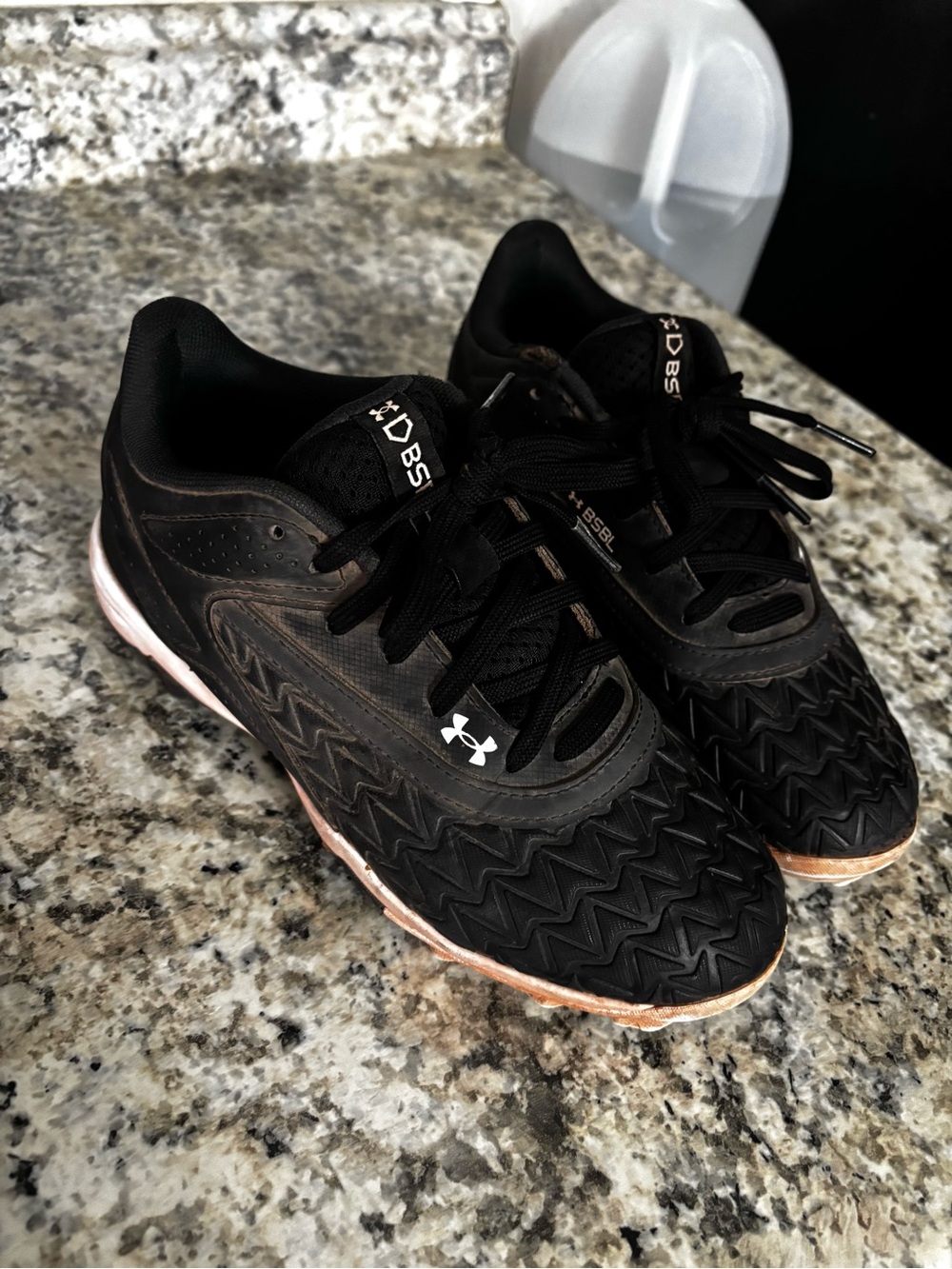 Youth Under Armour Baseball Cleats